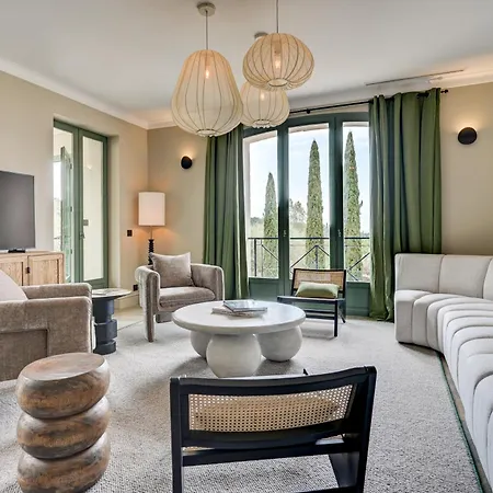 ゲストハウス Chateau La Merienne