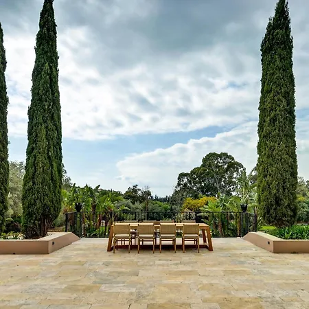 ゲストハウス Chateau La Merienne 5*