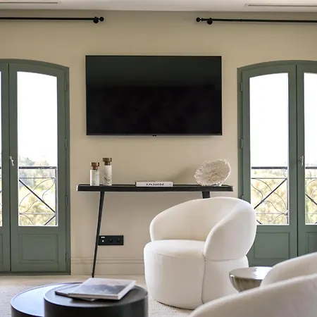 ゲストハウス Chateau La Merienne 5*