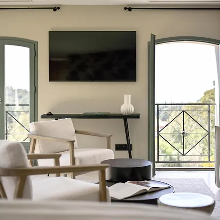 ゲストハウス Chateau La Merienne 5*