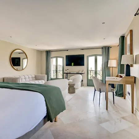 ゲストハウス Chateau La Merienne 5*